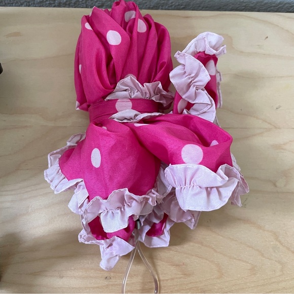 ☂️ ☀️ Vintage Pink Ruffle Trim Polka Dot Compact Umbrella - Picture 3 of 9